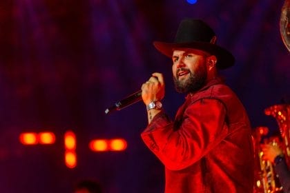 Presentación de Carin León en Supernova Génesis