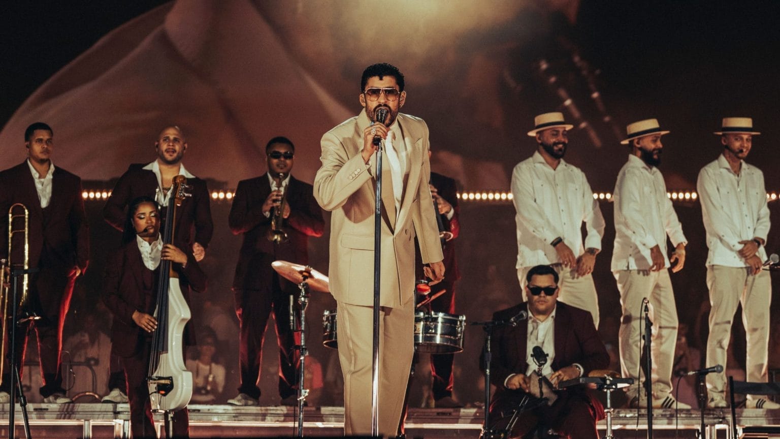 Bad Bunny - DeBI TiRAR MaS FOToS World Tour