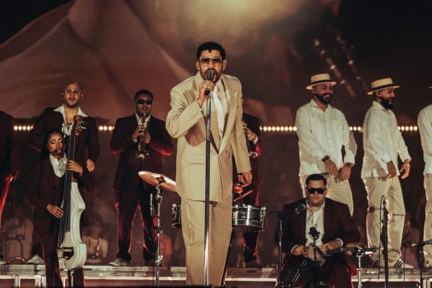 Bad Bunny - DeBI TiRAR MaS FOToS World Tour