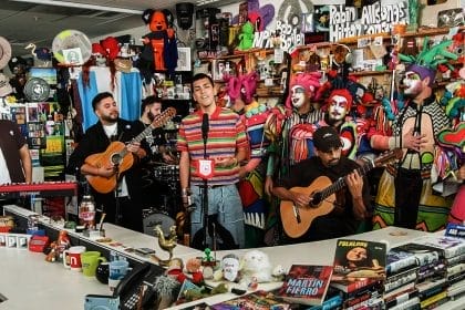Milo J en el Tiny Desk de NPR